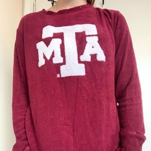 long sleeve college top